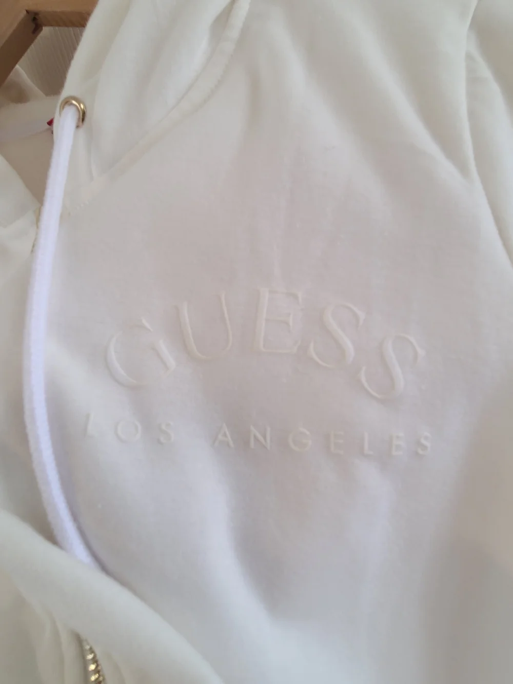 GUESS White Two-Piece Hoodie & Jogger Set with Gold Stripe Size L
